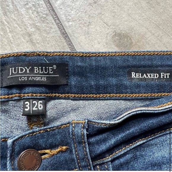 Judy blue relaxed fit dark wash cigarette jeans- size 3. - Picture 6 of 7